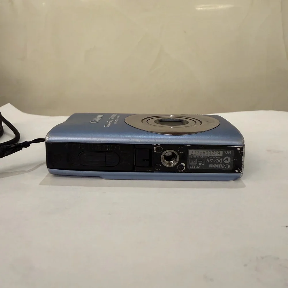 Canon PowerShot SD1100 IS Digital Camera - Blue